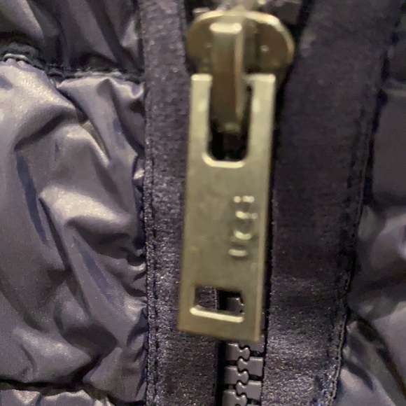 NEW Ugg Women’s Puffer Navy Vest - Picture 4 of 8